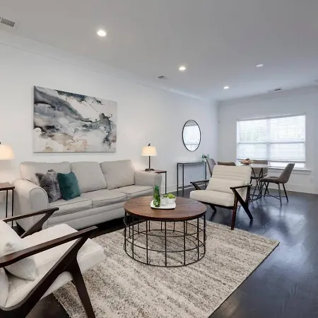 Two Elegant Townhomes Perfect For Large Groups